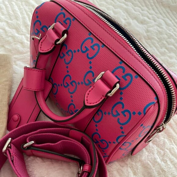 GUCCI Duffle Bag GG Embossed Perforated Leather Mini Pink - Picture 2 of 4